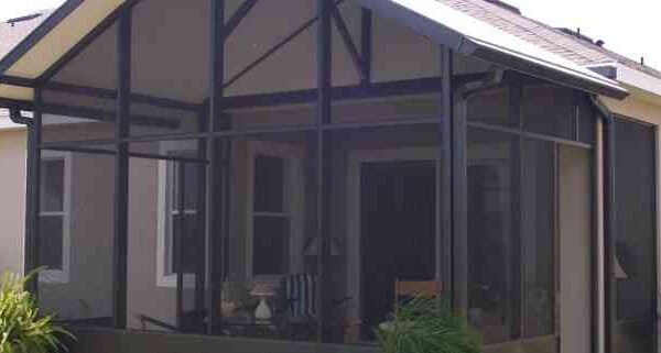 Screen Enclosures by Colonial Construction